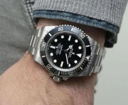 The best fake Rolex Submariner is good choice for men.