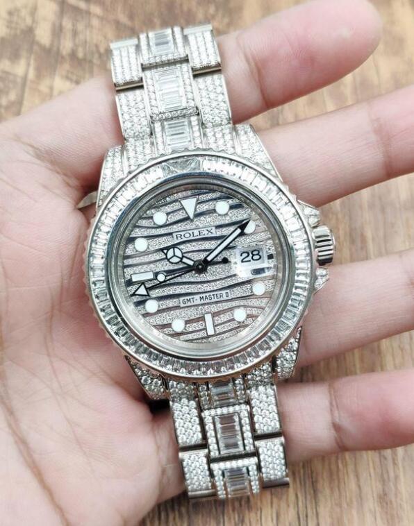 Perfect replica watches are totally decorated with diamonds.