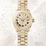 Swiss reproduction watches are fully covered with diamonds.